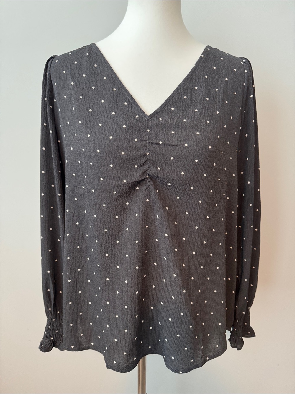 Loft V-Neck Long Sleeve Charcoal Polka Dot Blouse Top Women's Medium